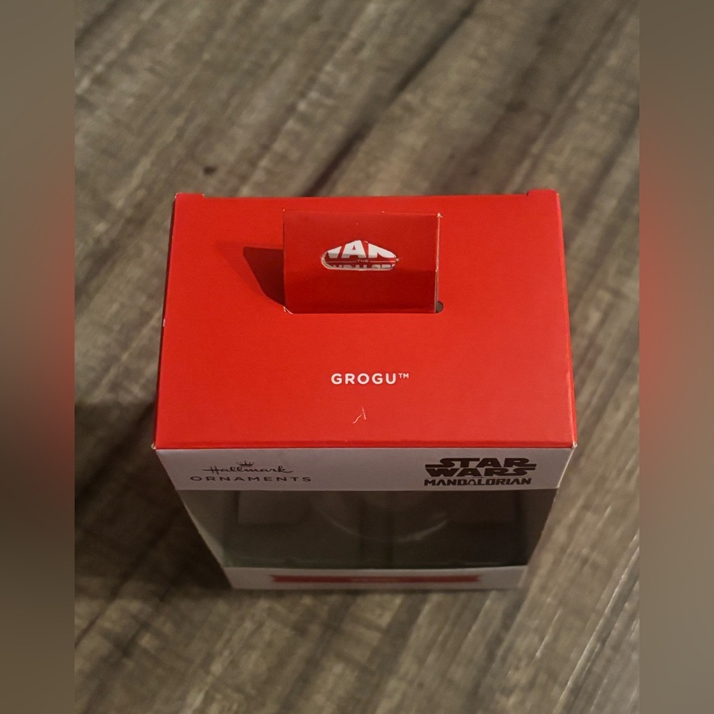 Disney Star Wars Mandalorian Grogu Hallmark Christmas Ornament New in Box - Picture 3 of 4